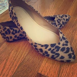 Leopard point flats!